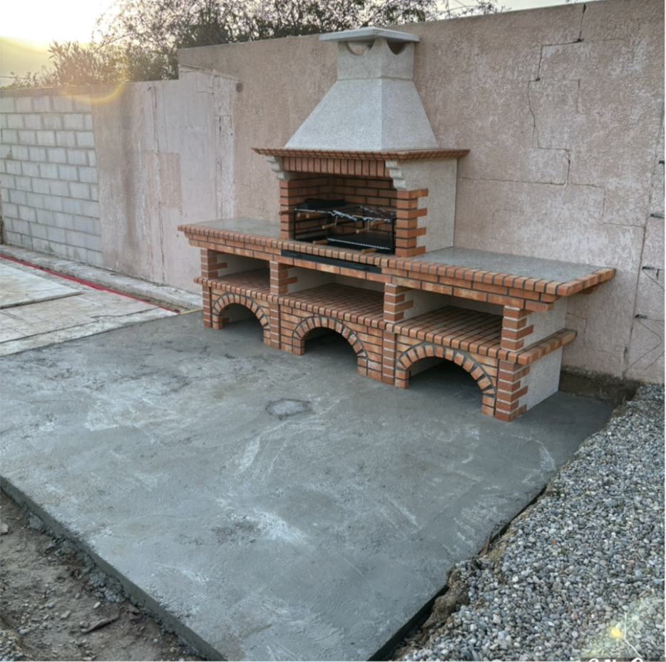 Réalisation d'un barbecue à Régusse (83630)